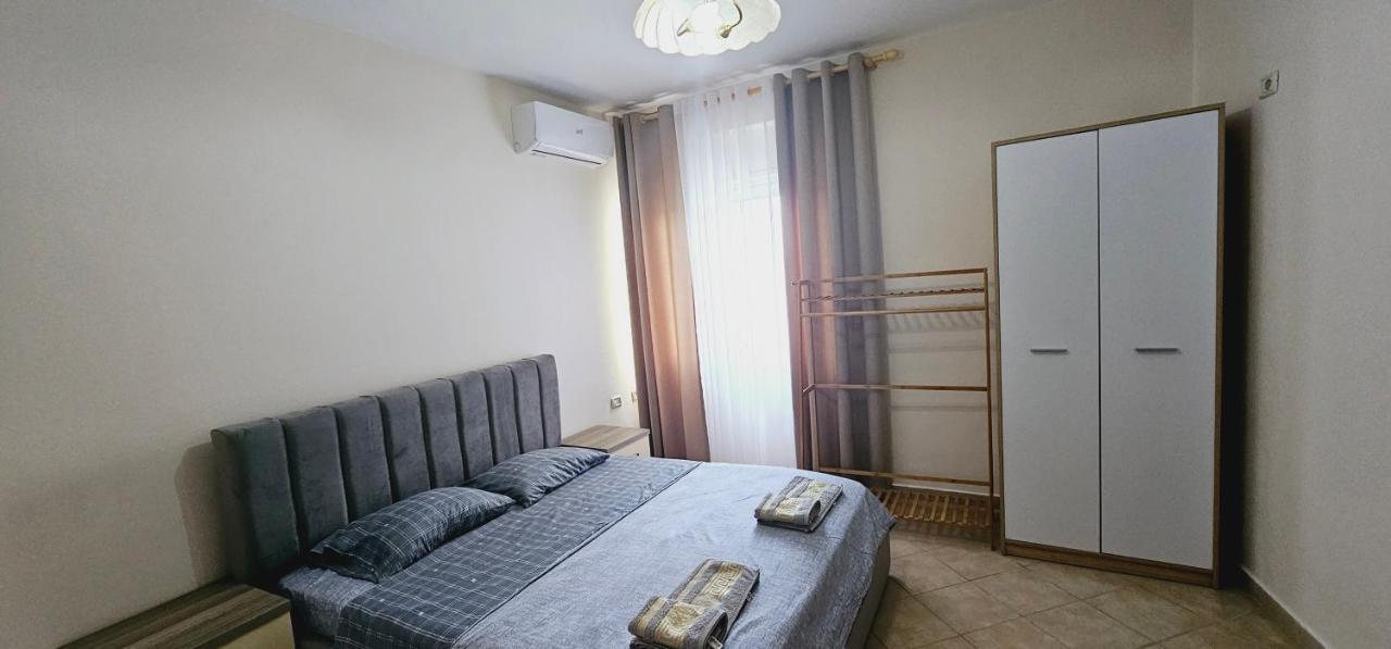 New Bazaar Side Bliss 2 Bed Room Apt With Free Garage Tiranë Ngoại thất bức ảnh
