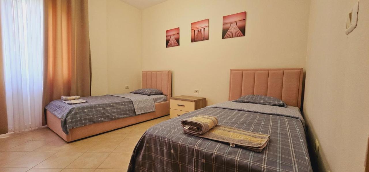 New Bazaar Side Bliss 2 Bed Room Apt With Free Garage Tiranë Ngoại thất bức ảnh