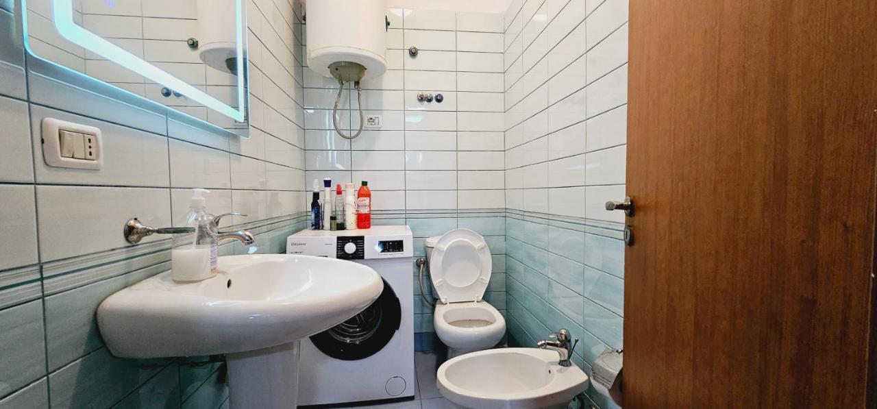 New Bazaar Side Bliss 2 Bed Room Apt With Free Garage Tiranë Ngoại thất bức ảnh
