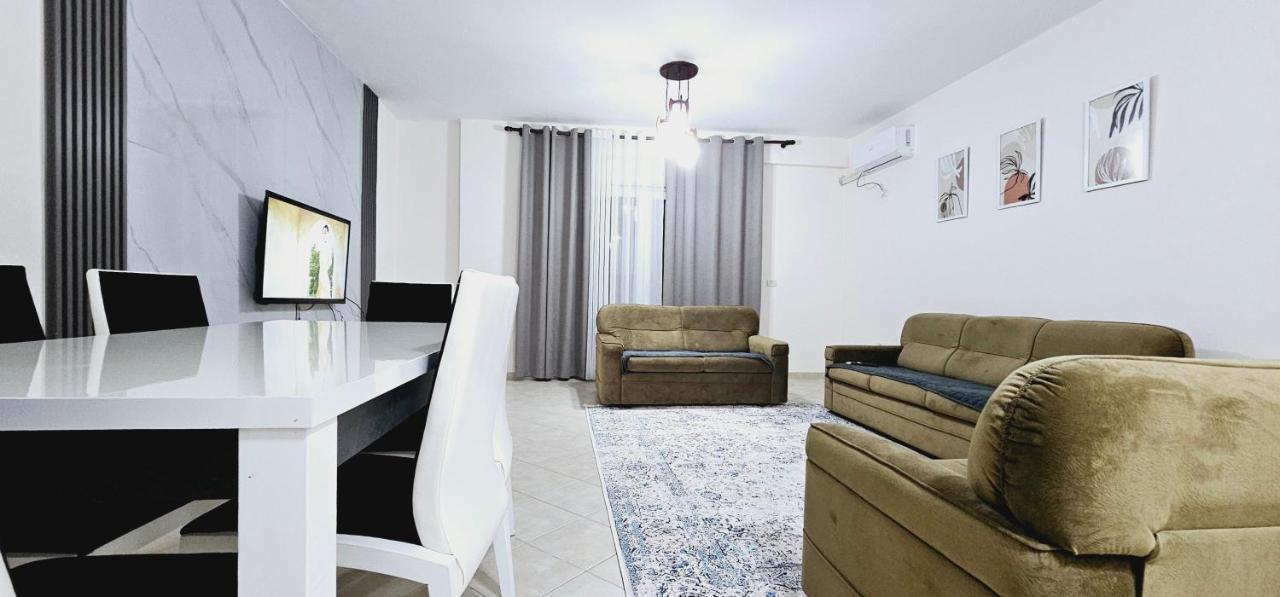 New Bazaar Side Bliss 2 Bed Room Apt With Free Garage Tiranë Ngoại thất bức ảnh